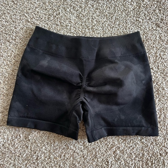 DarcSport Quad Wolf Everson "Katya" Shorts in Tonal Black Jumbo Marble - Picture 2 of 2